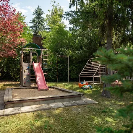 펜션 Nagy Villa Gyoenyoeru Panoramaval, Jakuzzival *