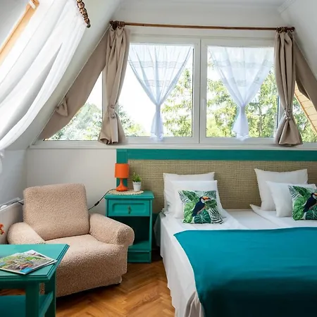 Nagy Villa Gyoenyoeru Panoramaval, Jakuzzival *